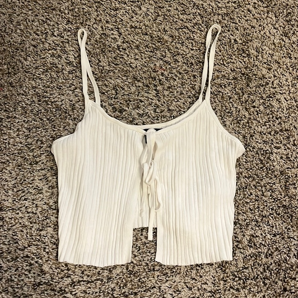 Kendall and Kylie white ribbed tie up tank 🤍